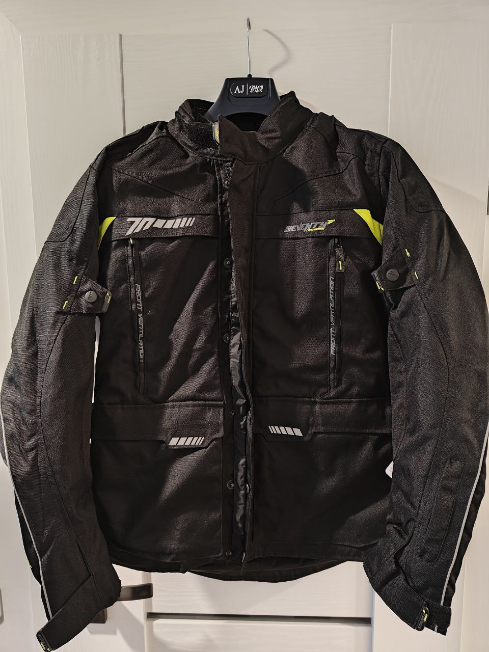 Moto striukes vyriskos ir moteriskos