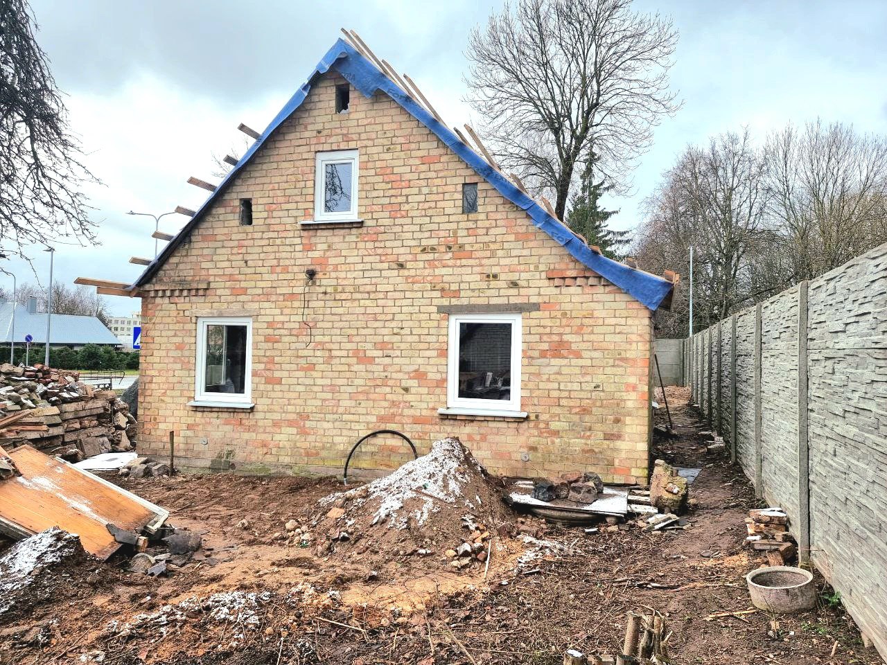 Parduodamas komercinis namas