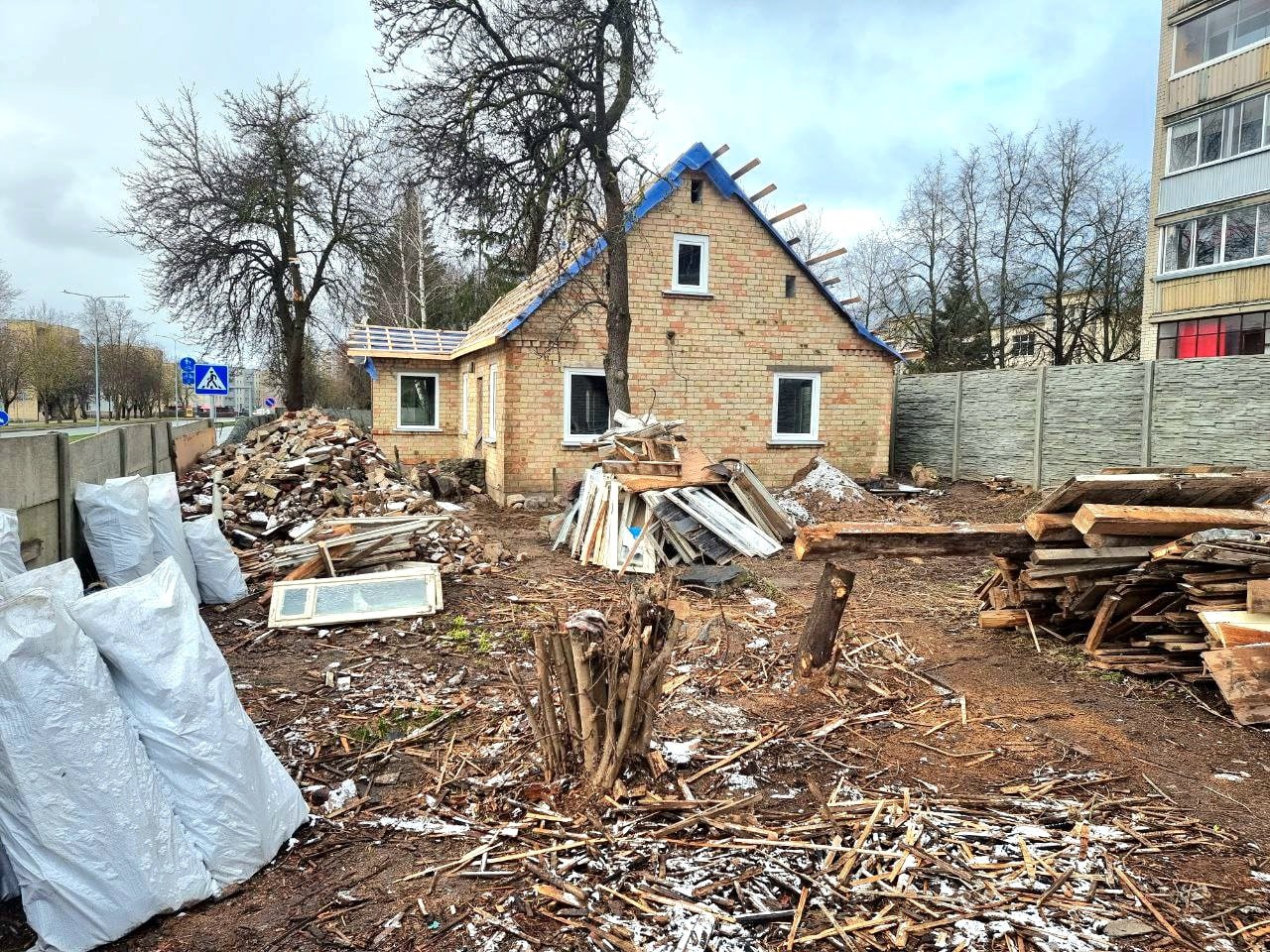 Parduodamas komercinis namas