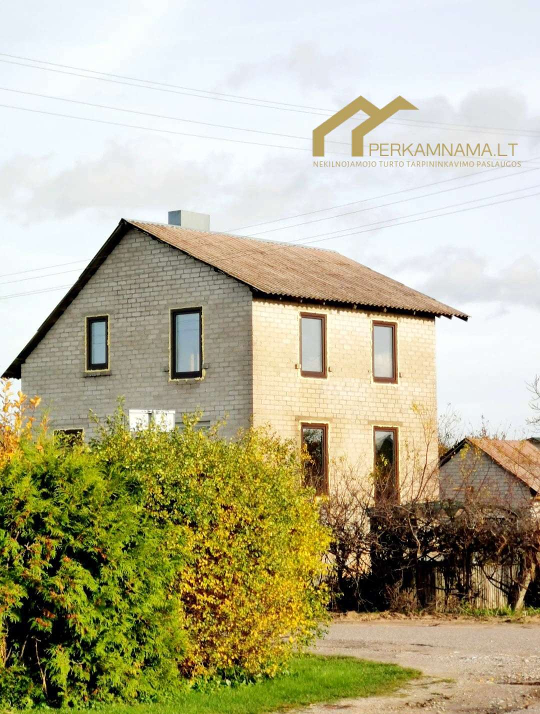 Parduodamas sodo namas su mansarda