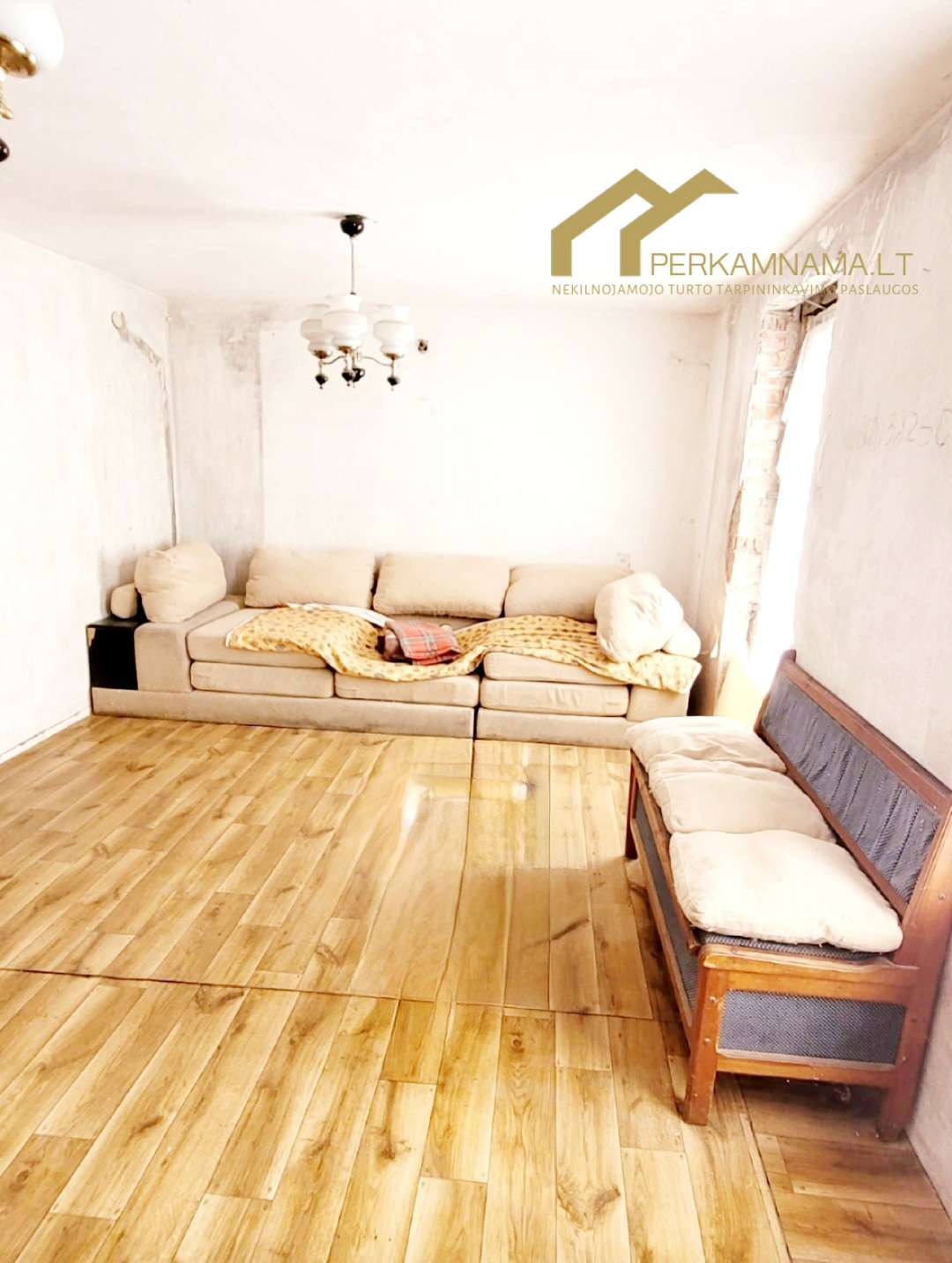 Parduodamas sodo namas su mansarda