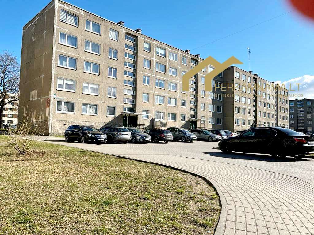 Parduodamass 4 kambarių butas Šilutėje