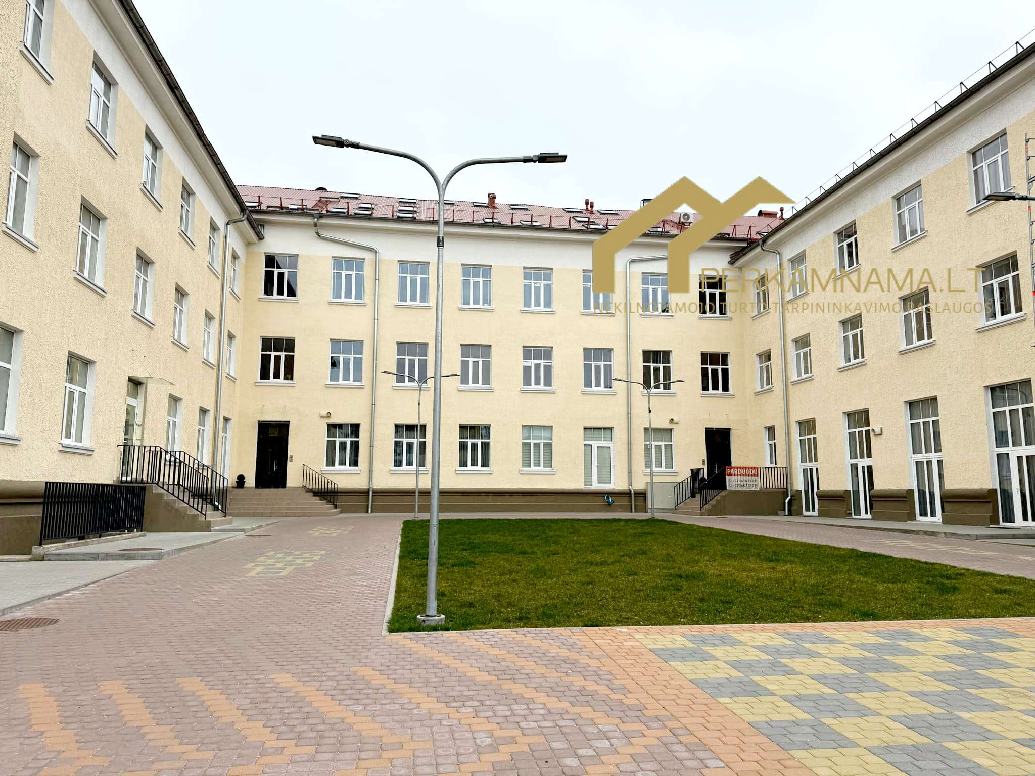 Parduodamas erdvus butas