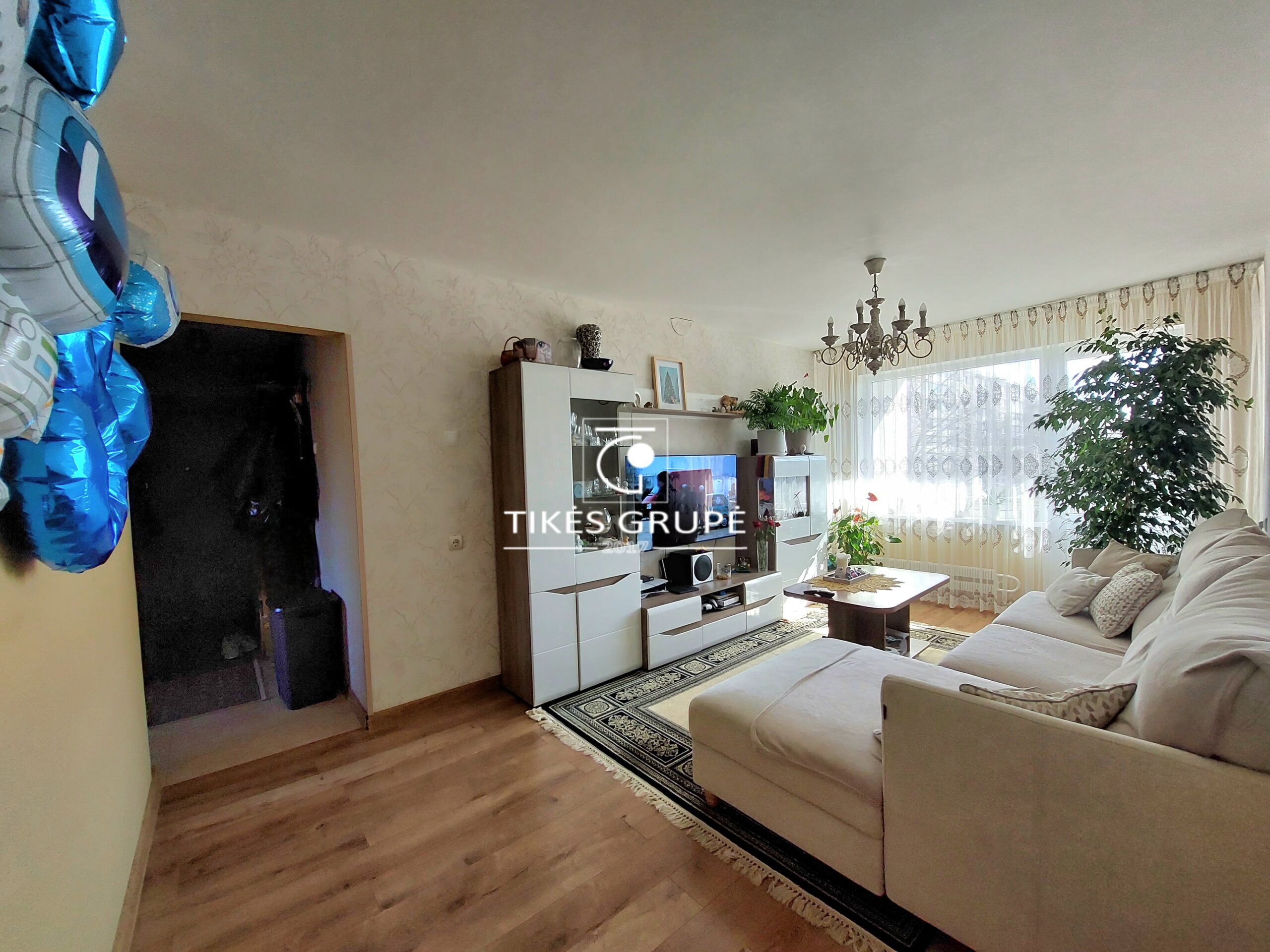 Geroje lokacijoje parduodamas 4 kambarių butas