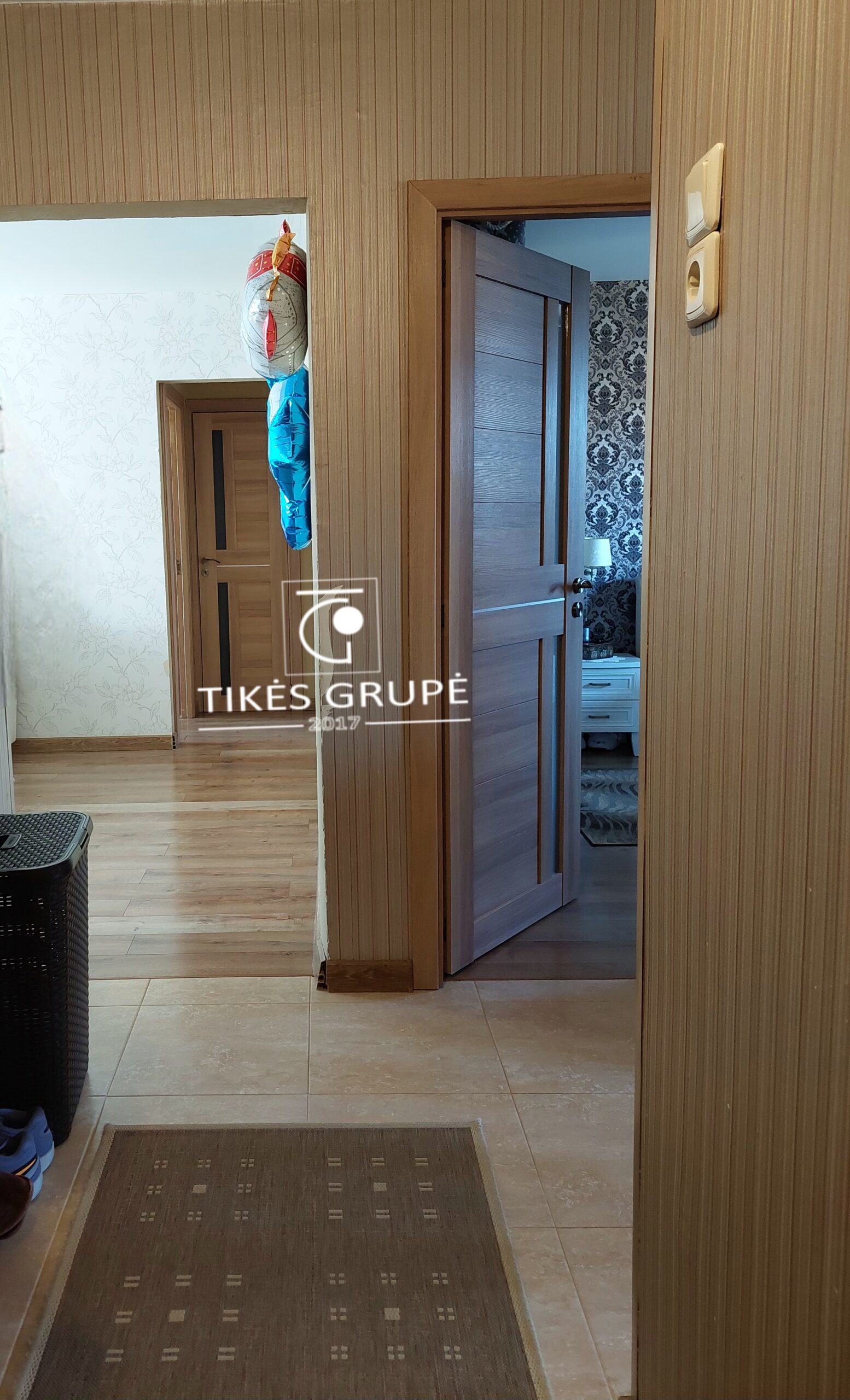 Geroje lokacijoje parduodamas 4 kambarių butas