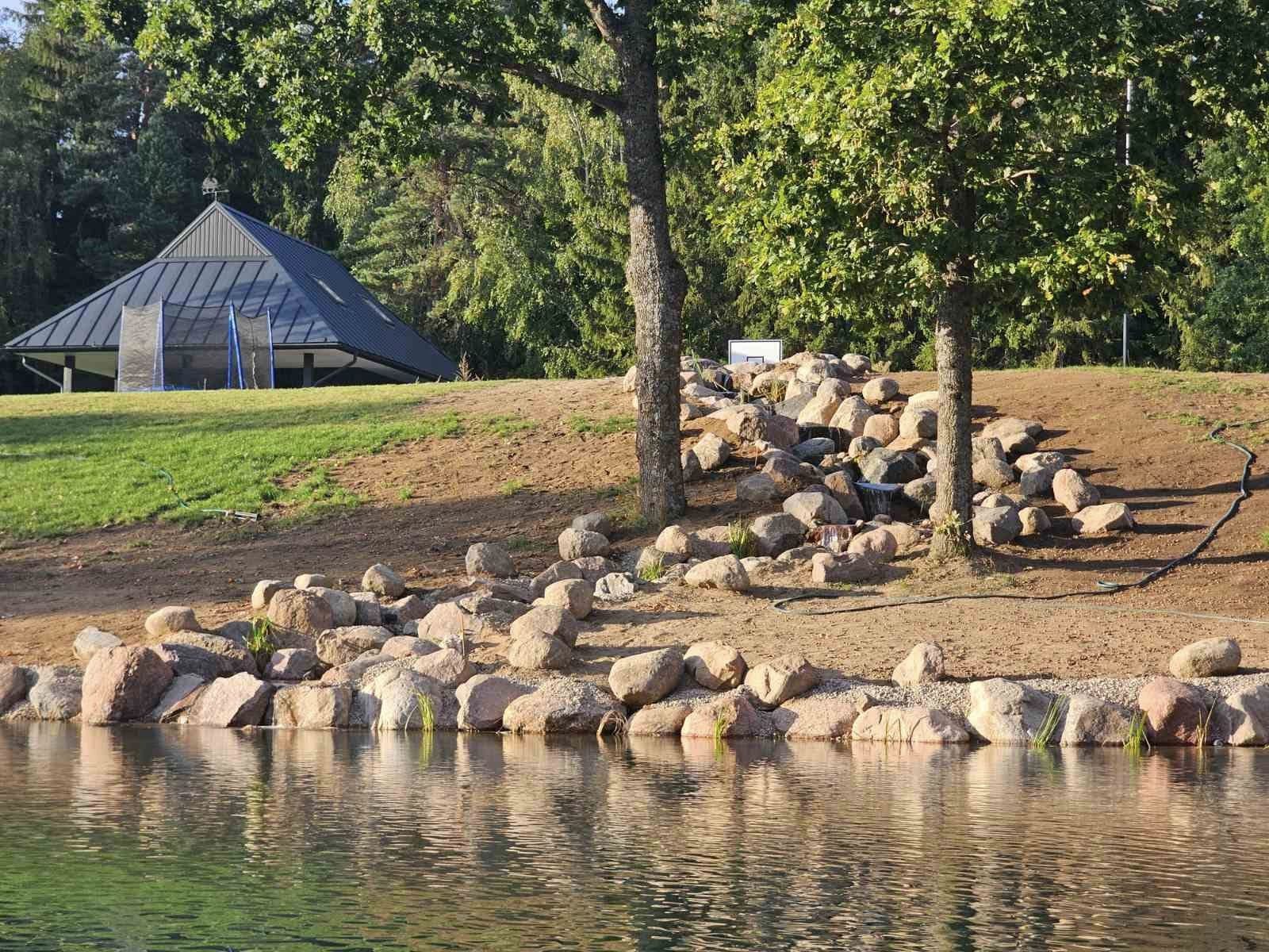 Dekoratyvinių tvenkinių, krioklių, fontanų įrengimas ir renovacija