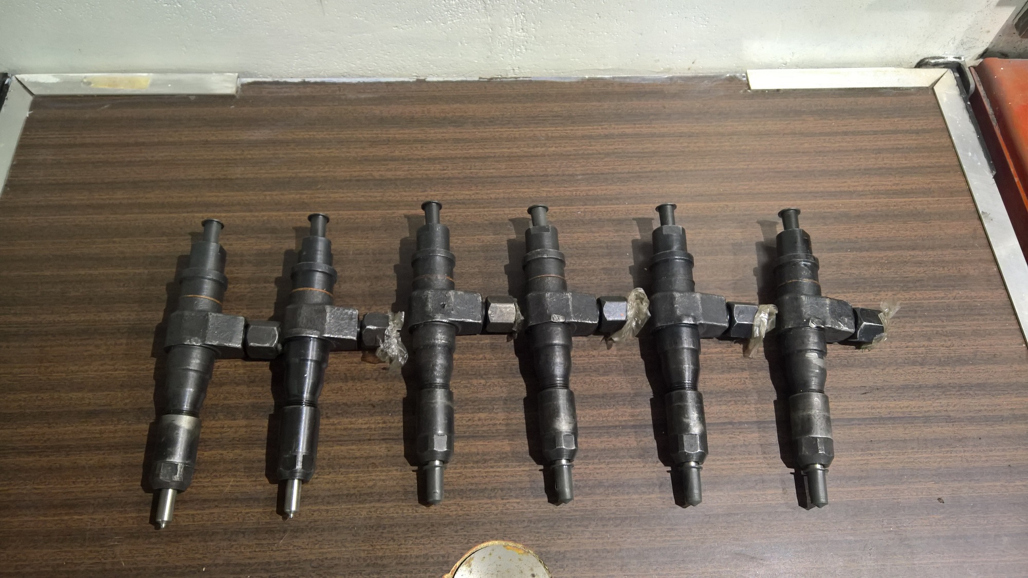 Traktorinių variklių purkštuvai