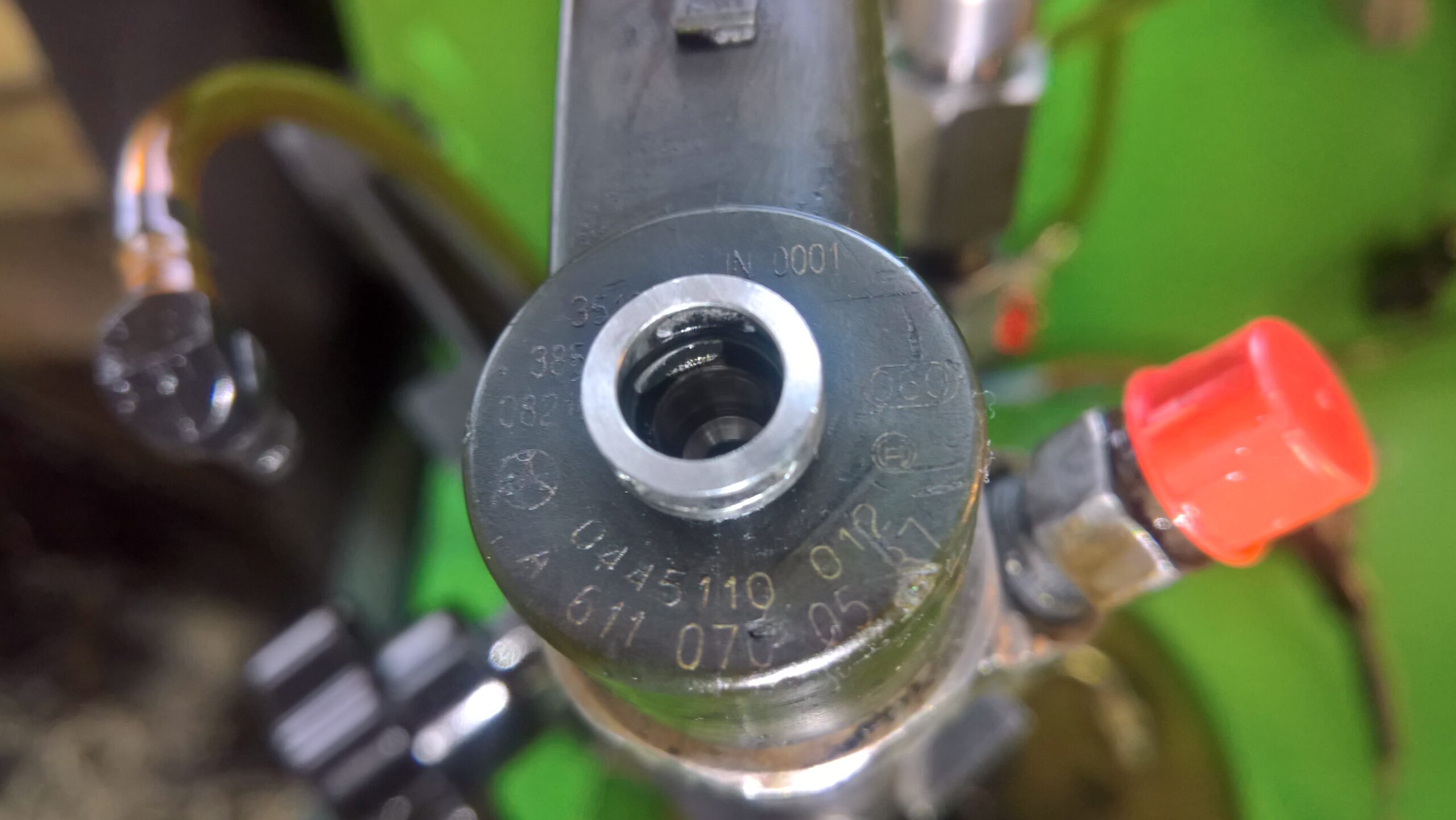 Kuro purkštukai Mercedes-C200,C220,E200, E220,V200,V220,Vito. 0445110012