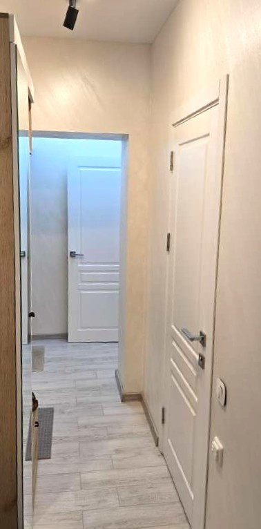 Nepraleiskite progos! Pačiame Klaipėdos centre, pardodamas 2 kambarių butas, 37 kv. m., 1a/3. Aukštas kaip pusantrinis.