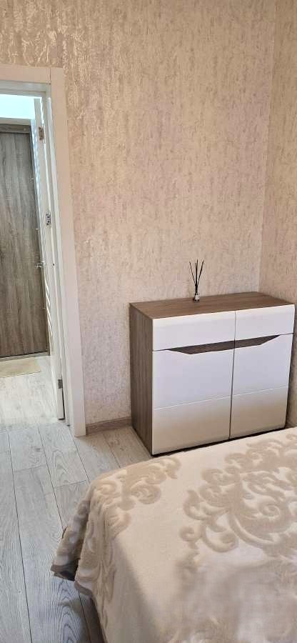 Nepraleiskite progos! Pačiame Klaipėdos centre, pardodamas 2 kambarių butas, 37 kv. m., 1a/3. Aukštas kaip pusantrinis.