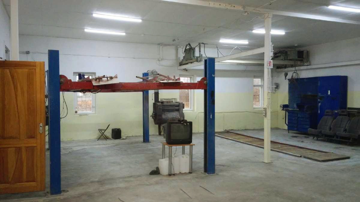 Išnuomojamas autoservizas