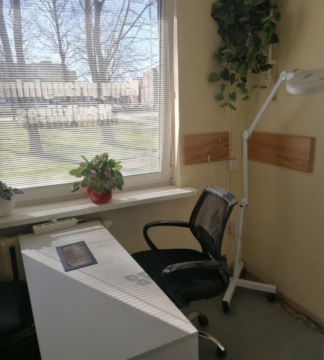 Parduodama veikianti kirpykla
