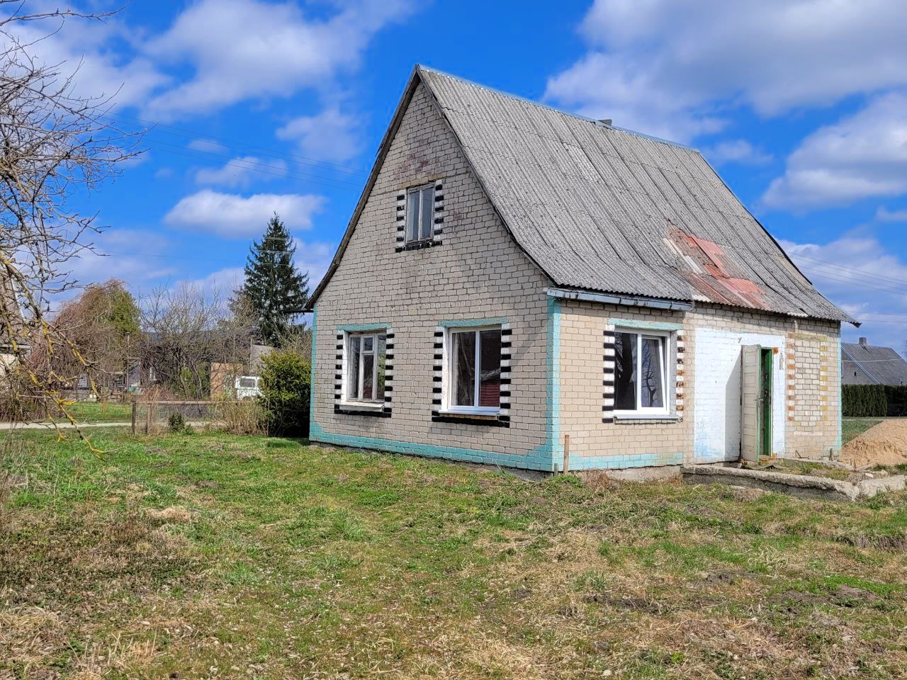 Pilviškių miestelyje, Gedimino g. Vilkaviškio r. sav.