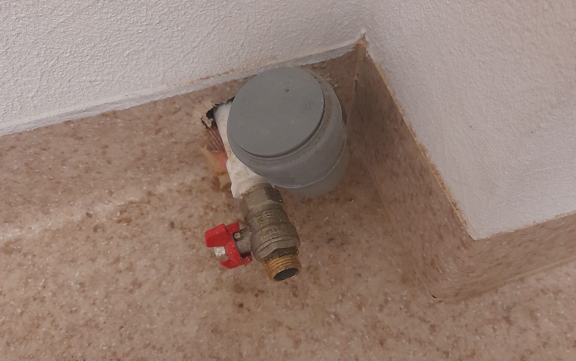 Išnuomojamos 52 kv.m. Patalpos su galimybe įsirengti kriaukles Naujoji Uosto g. Centre.