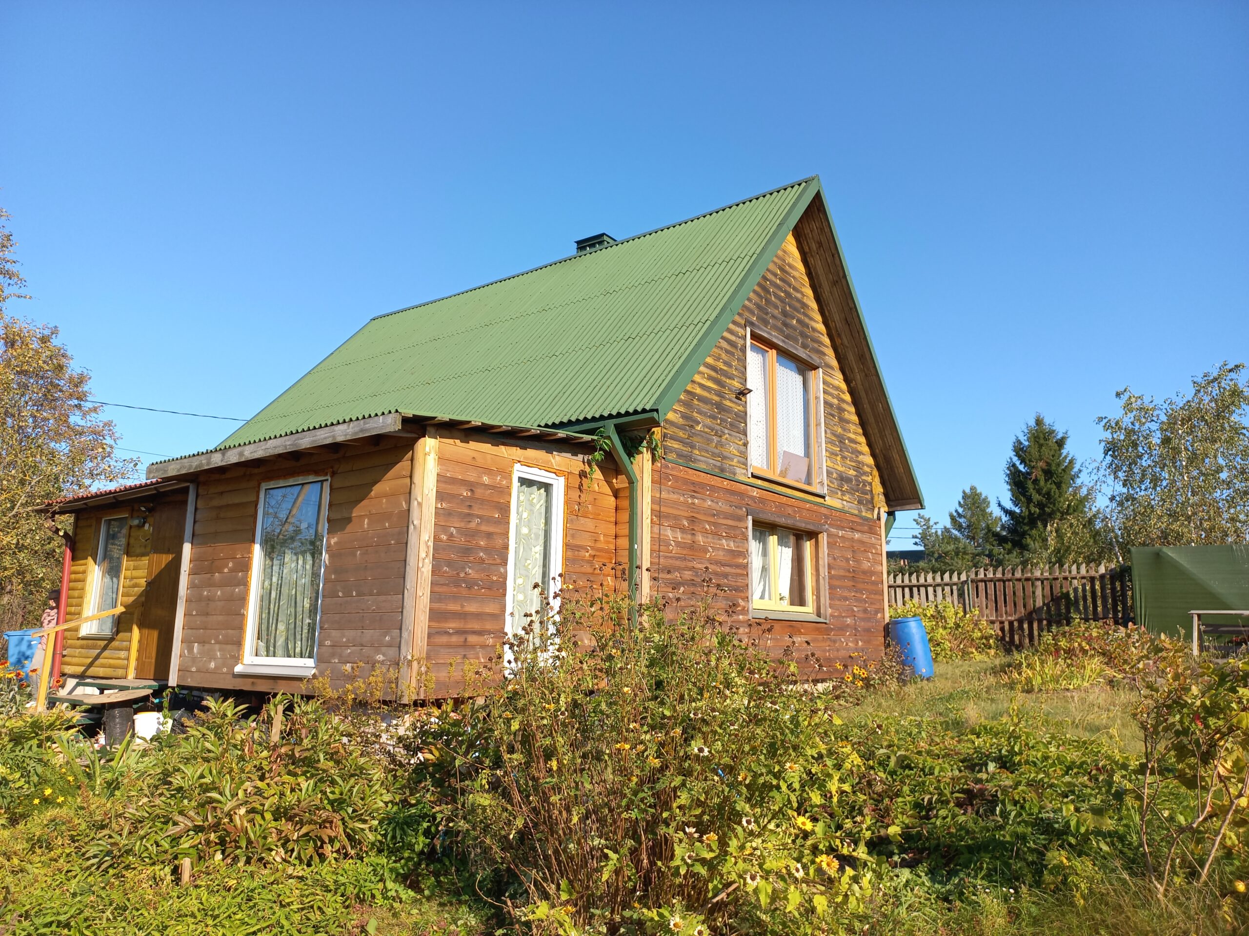 Parduodamas rąstinis namas su mansarda