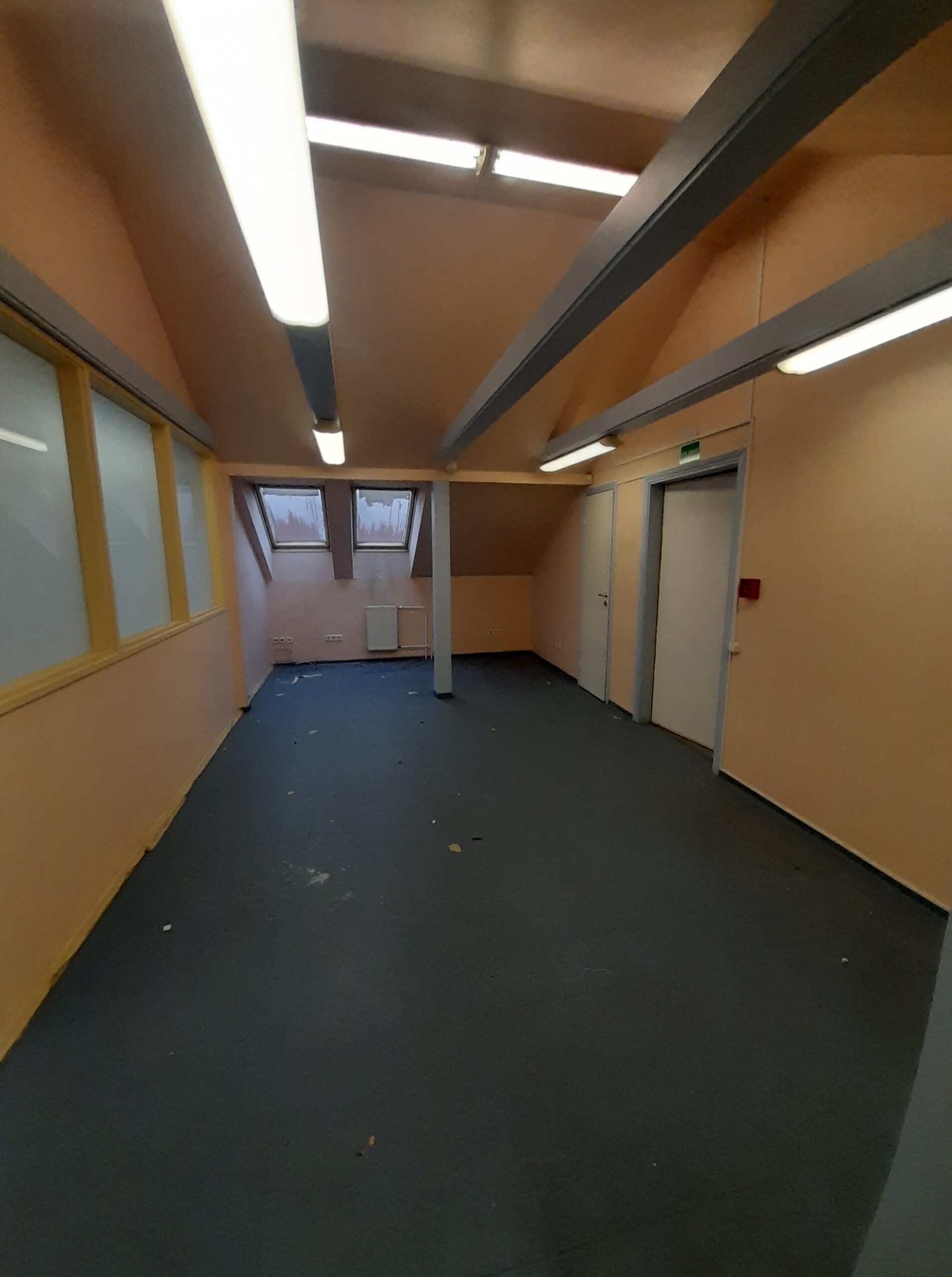 Išnuomojamos 77 kv.m. Patalpos miesto centre Vytauto g. 24 Klaipėda