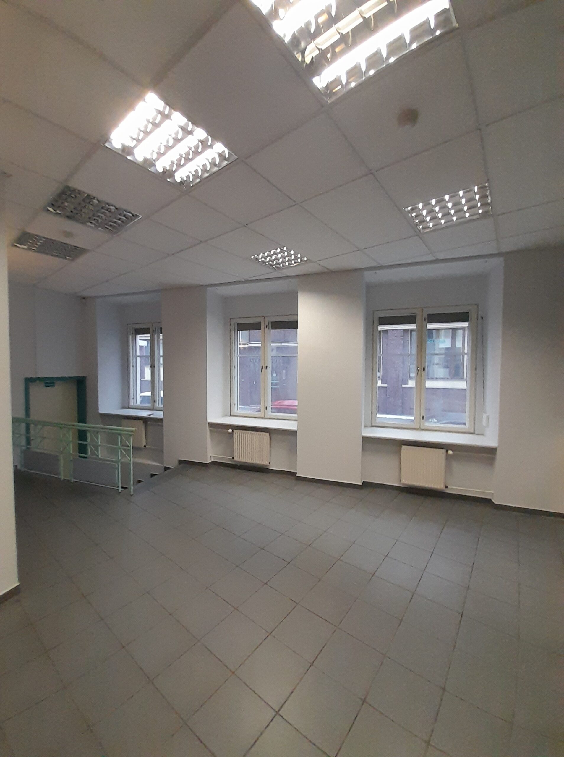 Išnuomojamos 22 kv.m, administracinės patalpos Klaipėdos centre Vytauto g. 1 aukštas.