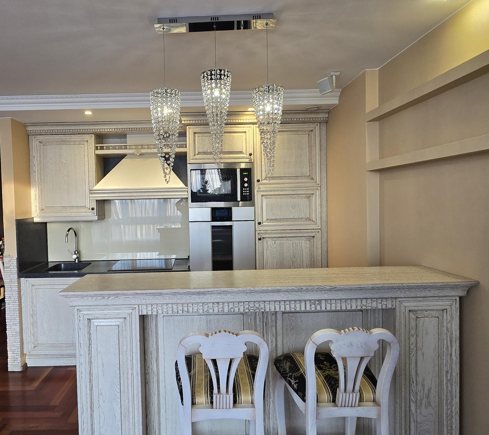 Gargžduose parduodamas prabangiai įrengtas 3 kambarių butas su požeminiu parkingu – atvirų durų diena 15.06.2025 – 12:00-15:00