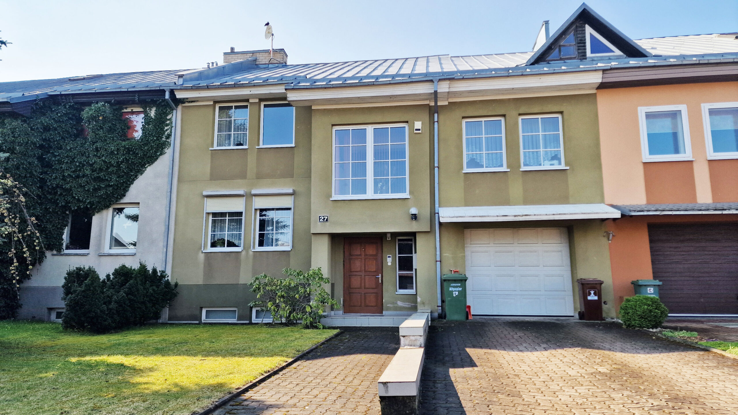 Parduodamas erdvus, pilnai įrengtas namas, puikioje ir ramioje vietoje.