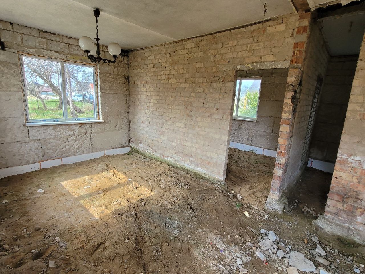 Pilviškių miestelyje, Gedimino g. Vilkaviškio r. sav.