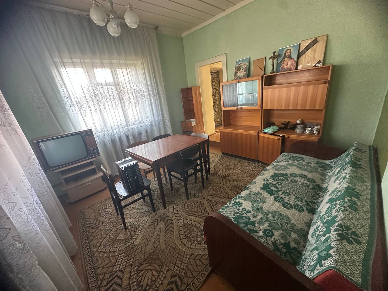 Parduodamas namas vaizdingoje vietoj.