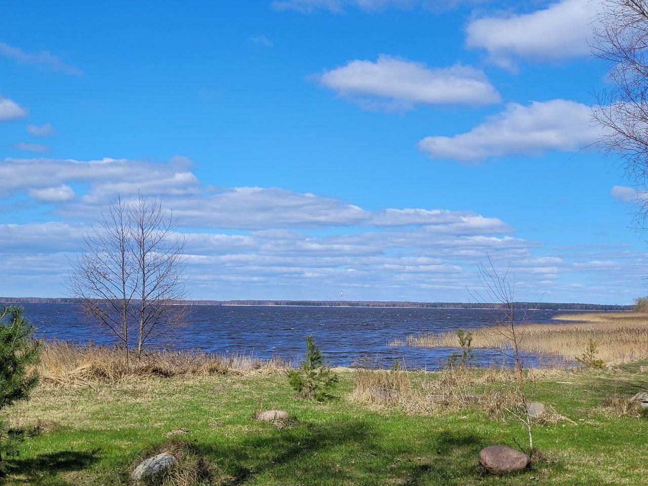 Parduodama unikali sodyba šalia ežero