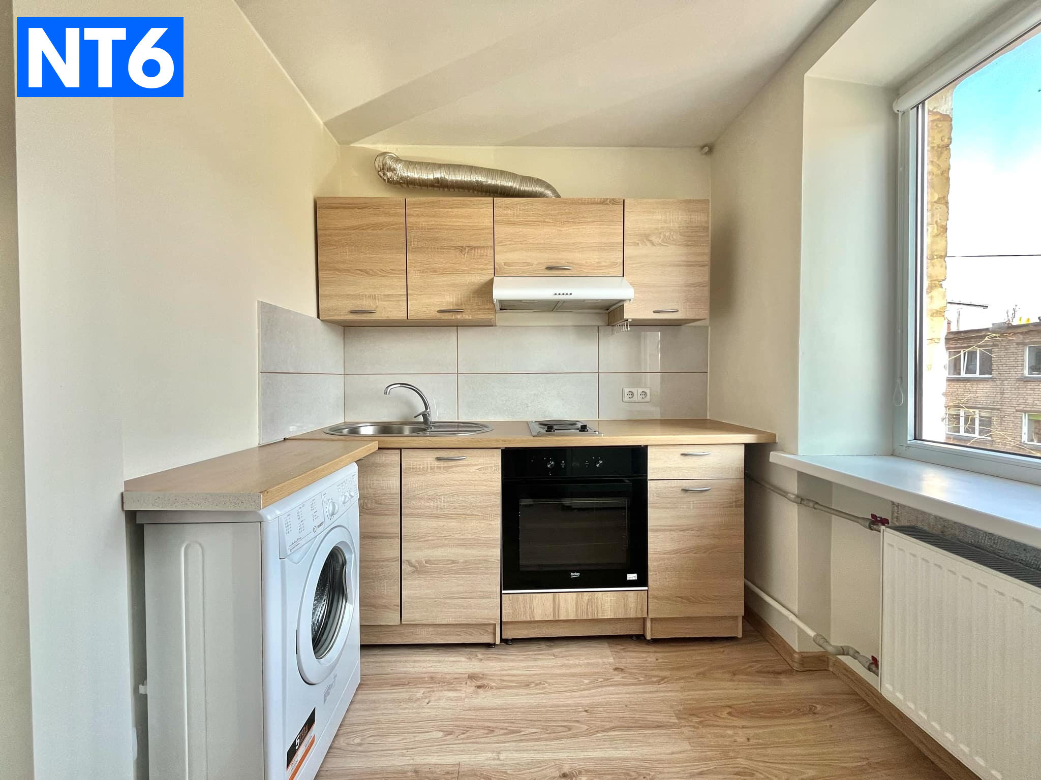 PARDUODAMAS 1 KAMBARIO BUTAS PLUNGĖJE