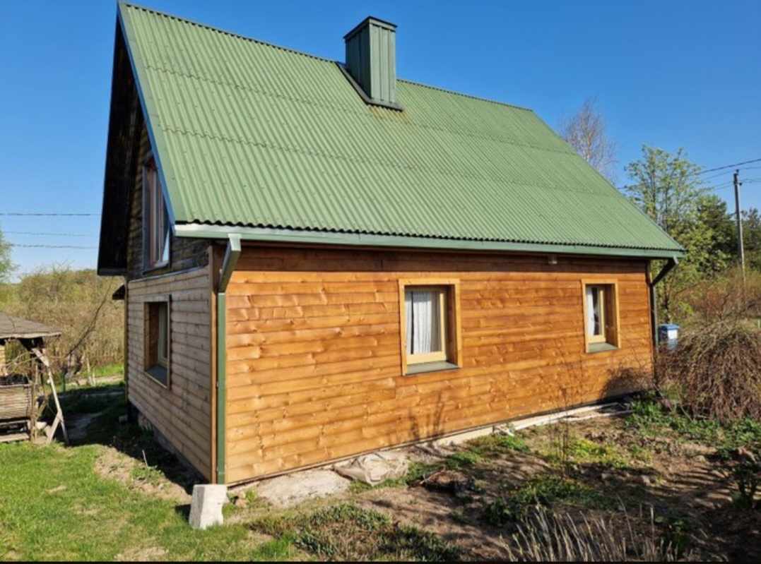 Parduodamas rąstinis namas su mansarda