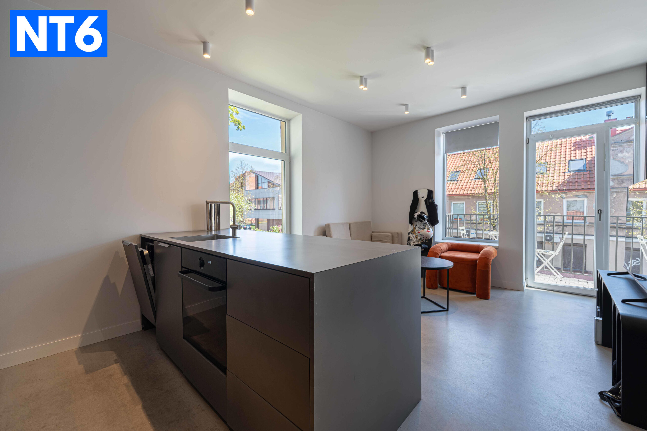 PARDUODAMAS BUTAS KLAIPĖDOS SENAMIESTYJE ŠALIA JONO KALNELIO