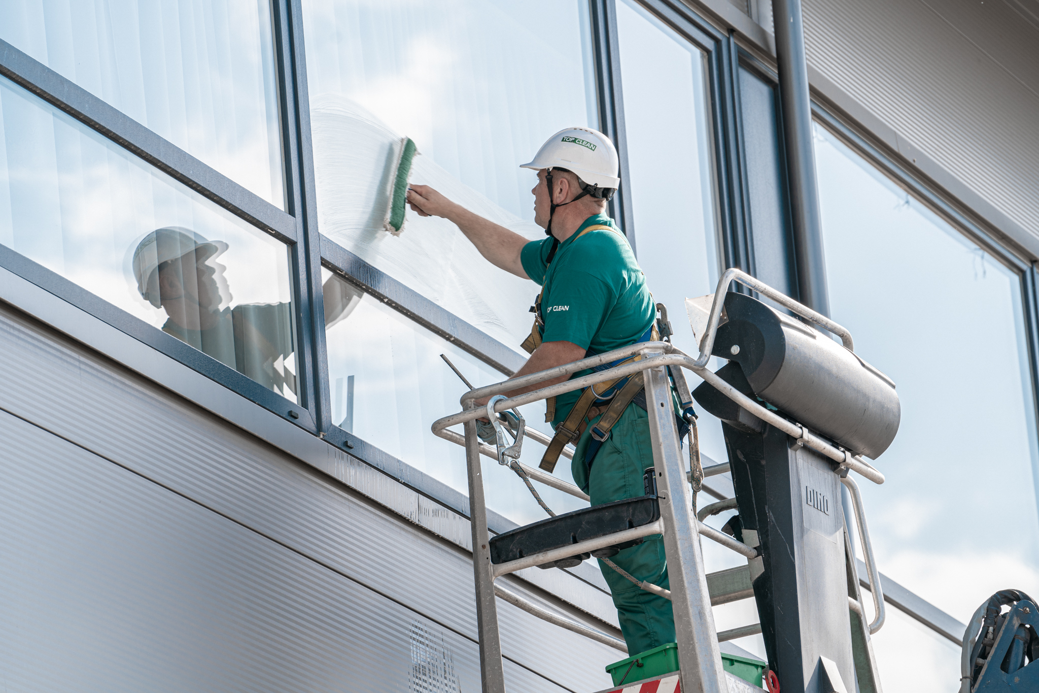 Valymo operatorius (-ė) spec. valymo darbų komandoje