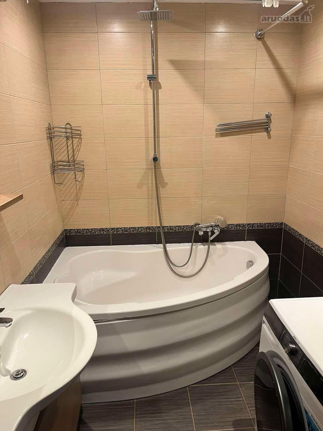 PARDUODAMAS ERDVUS 2 KAMBARIŲ BUTAS VILNIUJE