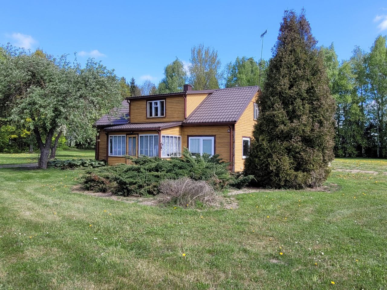 Parduodama rąstinė sodyba Šakių r.sav. , Griškabūdžio k., J. Jablonskio g. 24