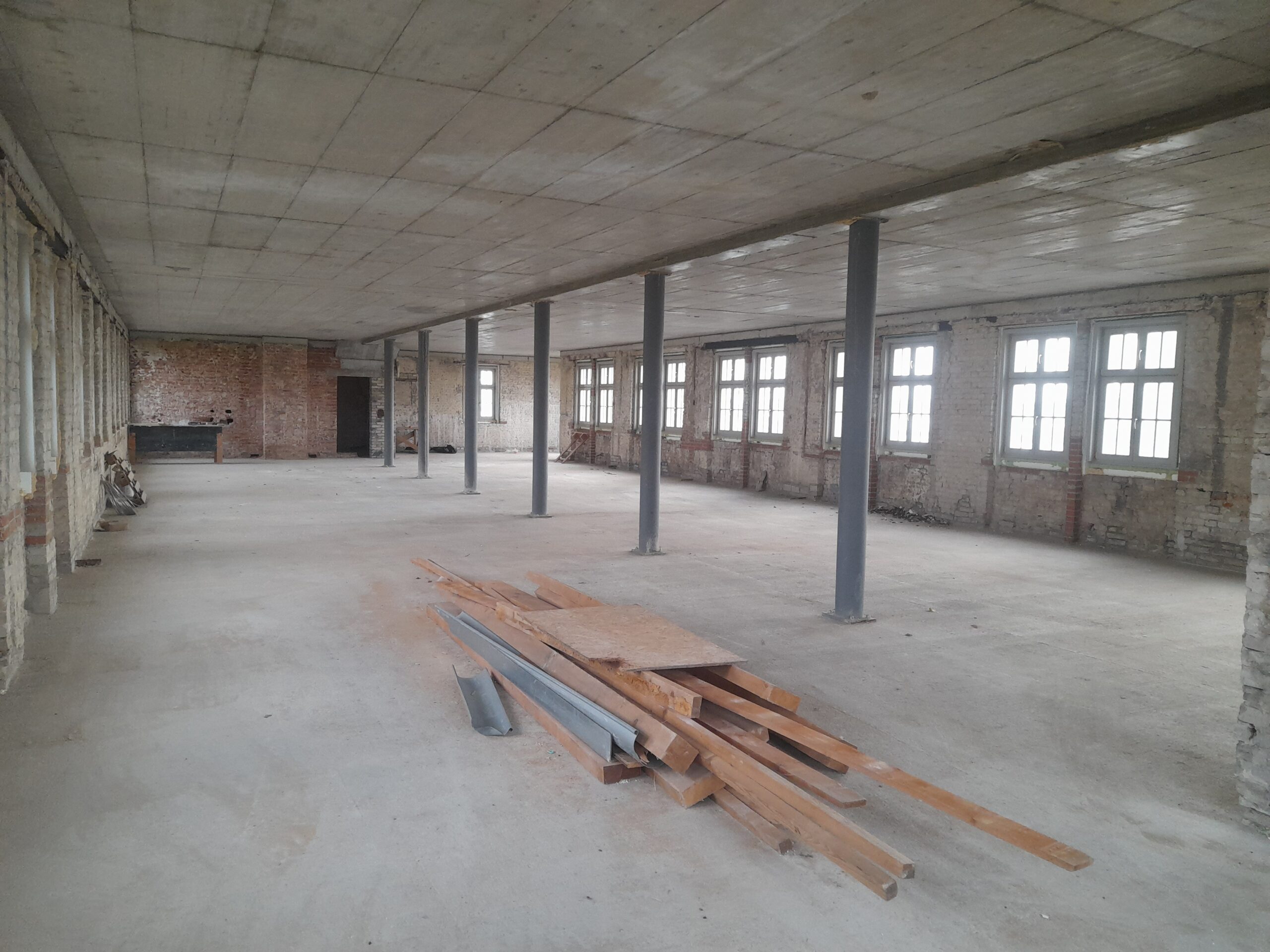 Parduodamas Pastatas Klaipėdos miesto centre Naujojo Uosto g. Plotas 844 kv.m.