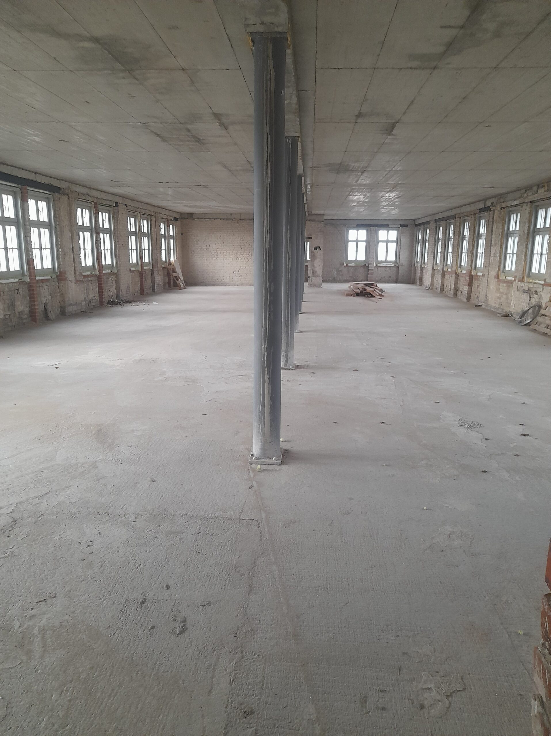 Parduodamas Pastatas Klaipėdos miesto centre Naujojo Uosto g. Plotas 844 kv.m.