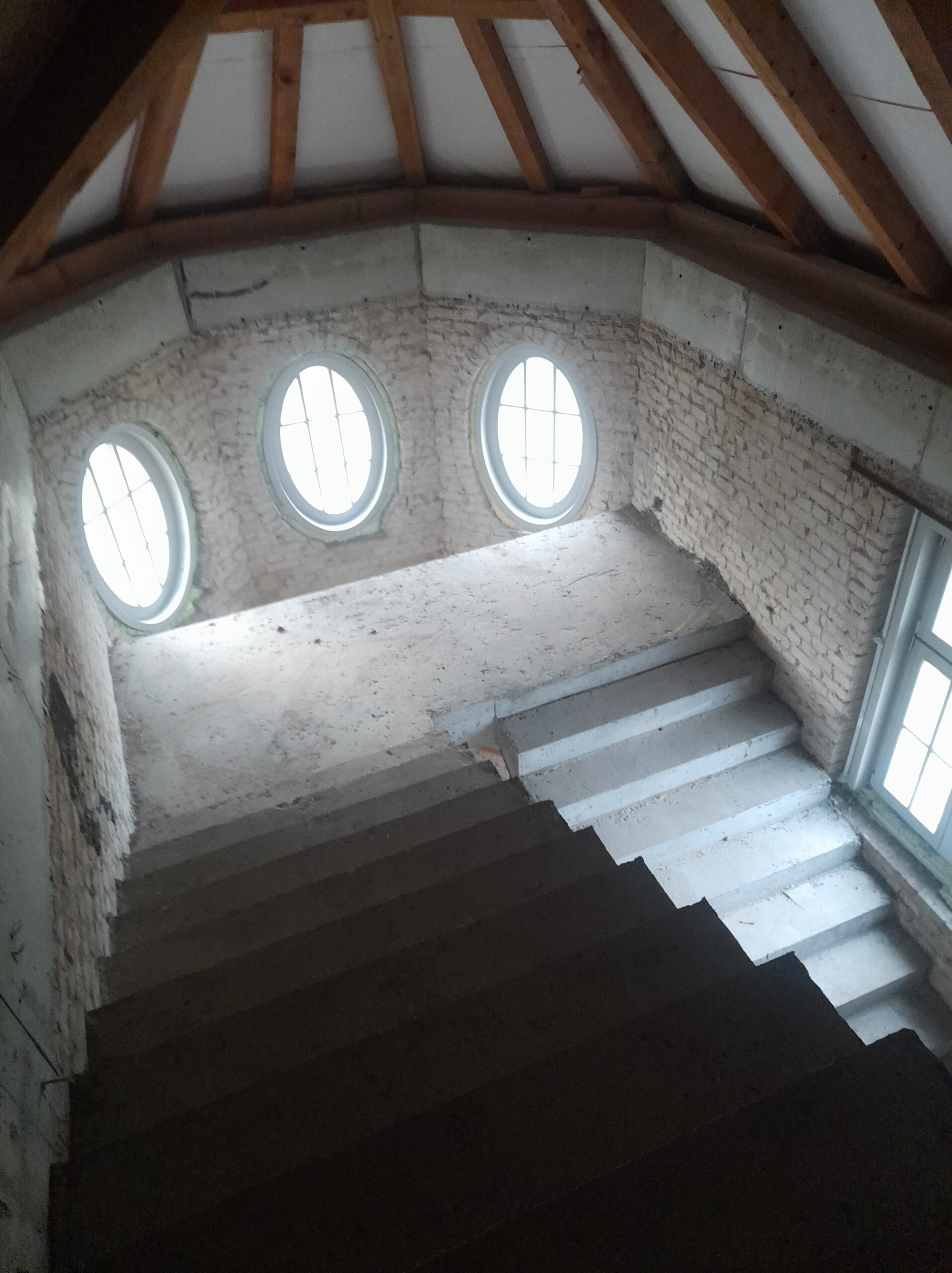 Parduodamas Pastatas Klaipėdos miesto centre Naujojo Uosto g. Plotas 844 kv.m.