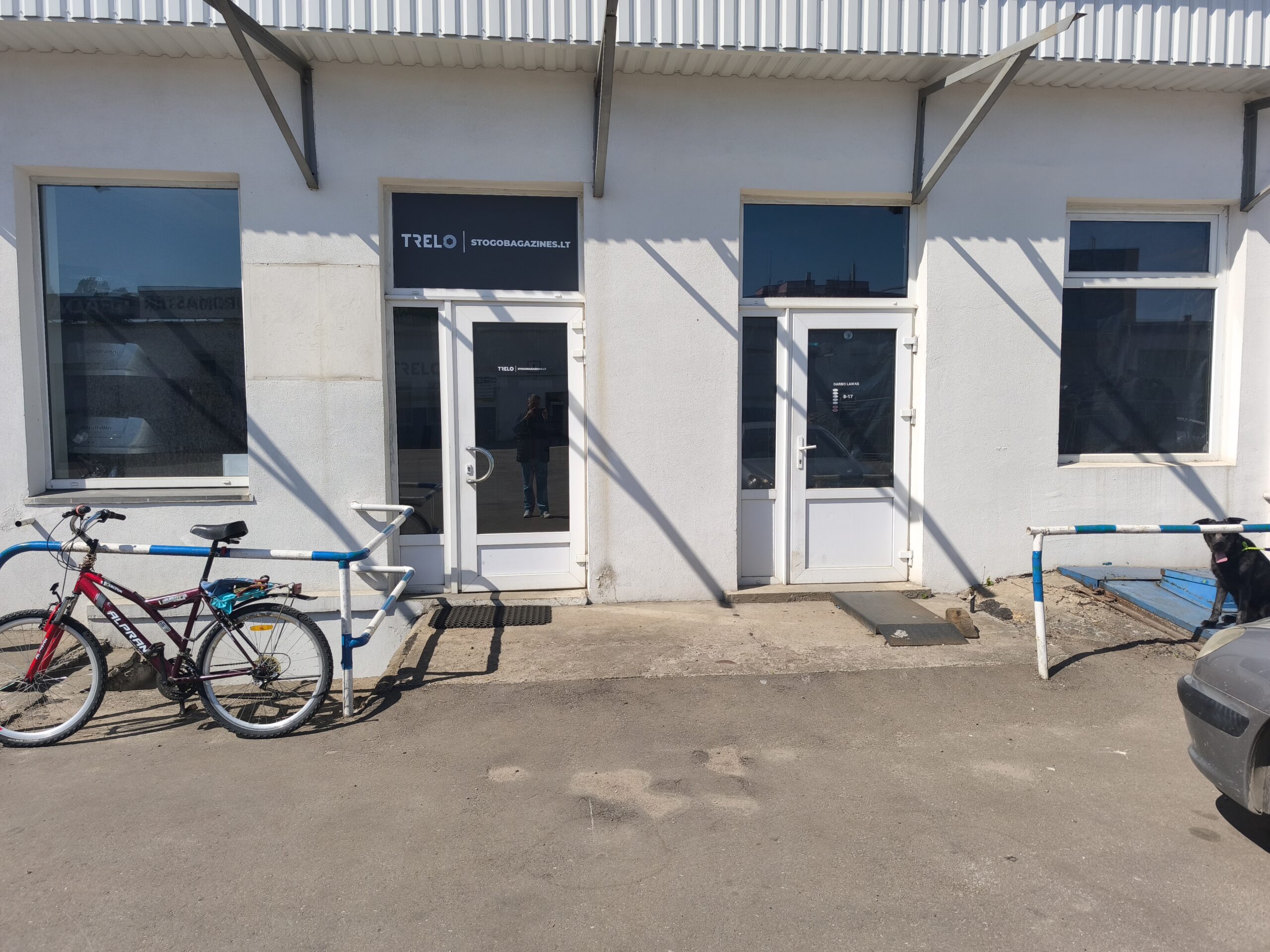 Išnuomojamos patalpos Paryžiaus Komunos g. Klaipėda Prekybinė salė, sandėlis 44,65 kv.m.