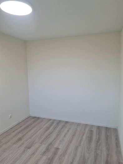 Parduodamas puikus 3 kambarių butas su holu