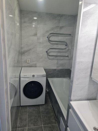 Parduodamas puikus 3 kambarių butas su holu