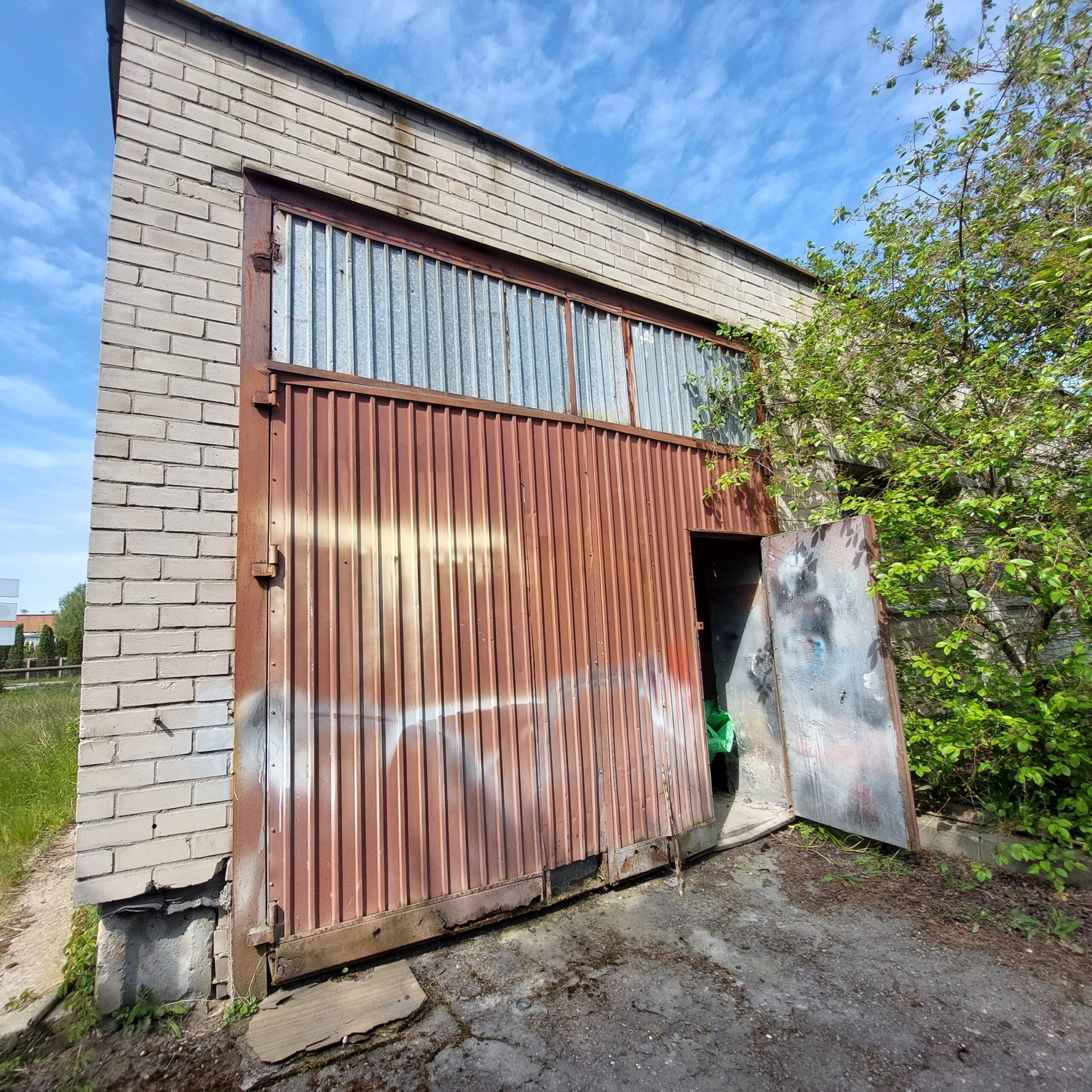 Parduodamos sandeliavimo patalpos