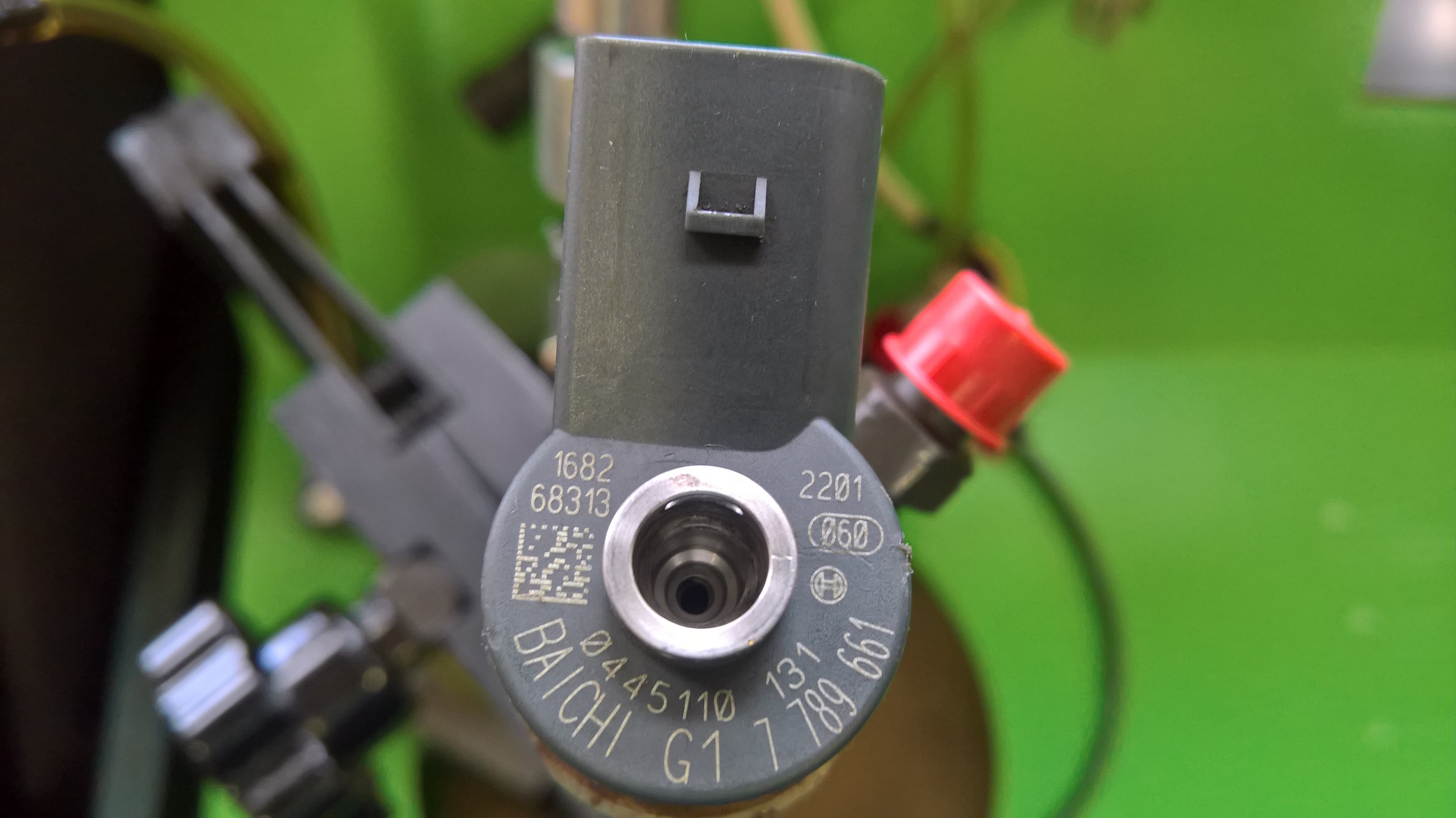 Kuro purkštukai Bmw 320d,330d,530d,730d,X5.0445110131 ir 0445110080