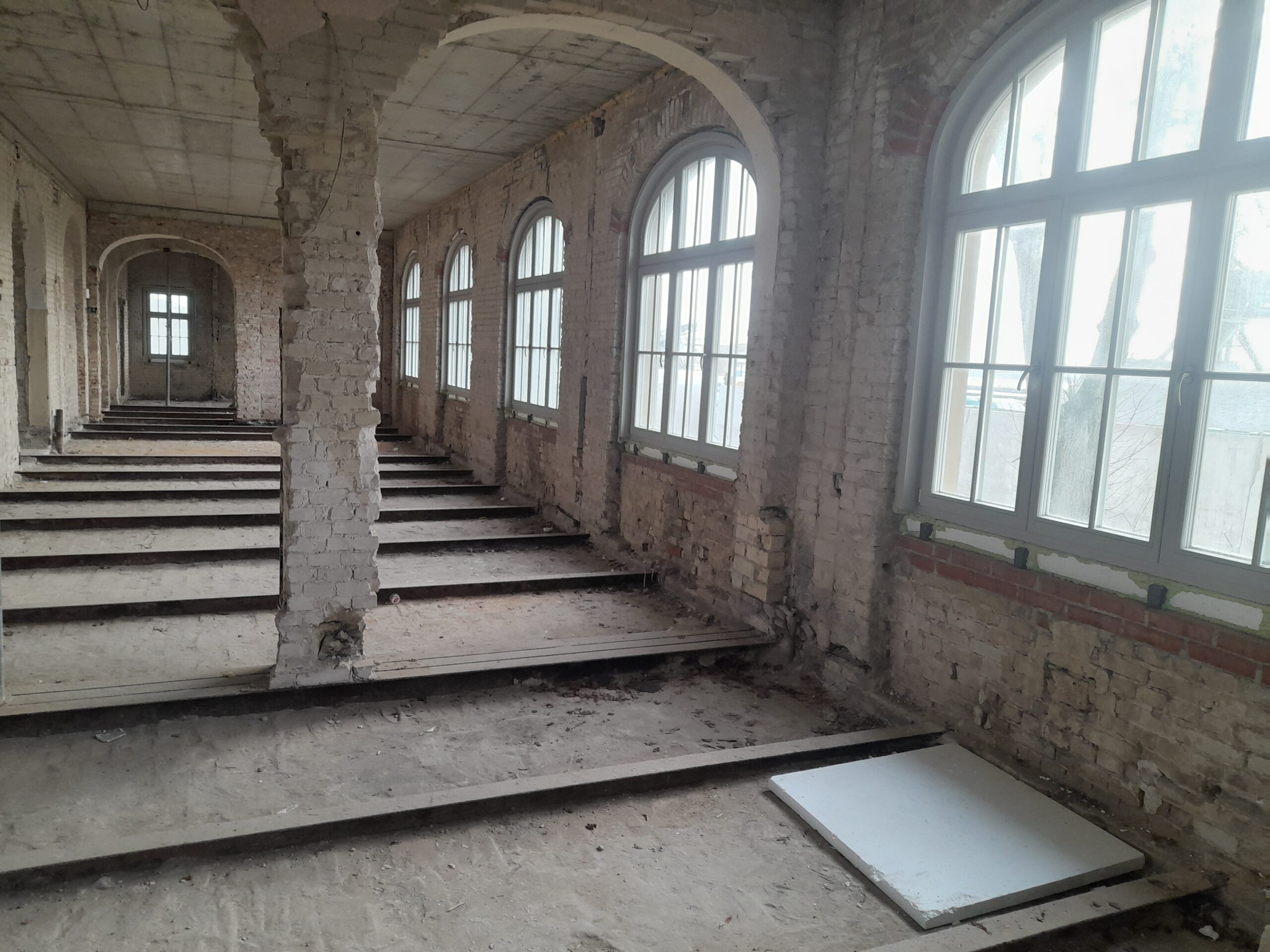 Parduodamas Pastatas Klaipėdos miesto centre Naujojo Uosto g. Plotas 844 kv.m.