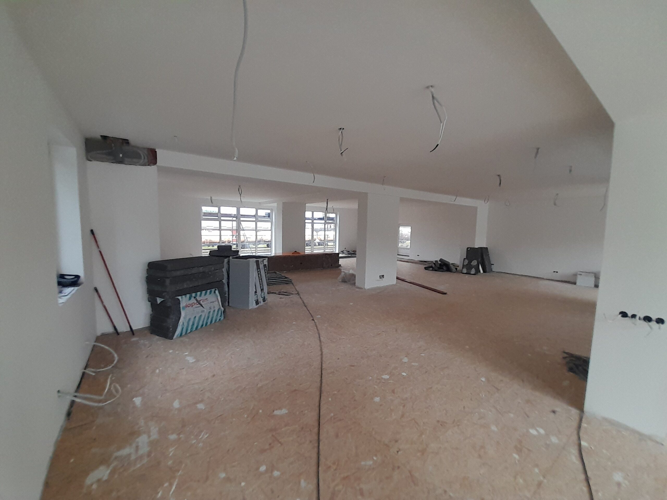 Išnuomojamas 800 kv.m. Komercinis pastatas Klaipėdos centre Priestočio g.