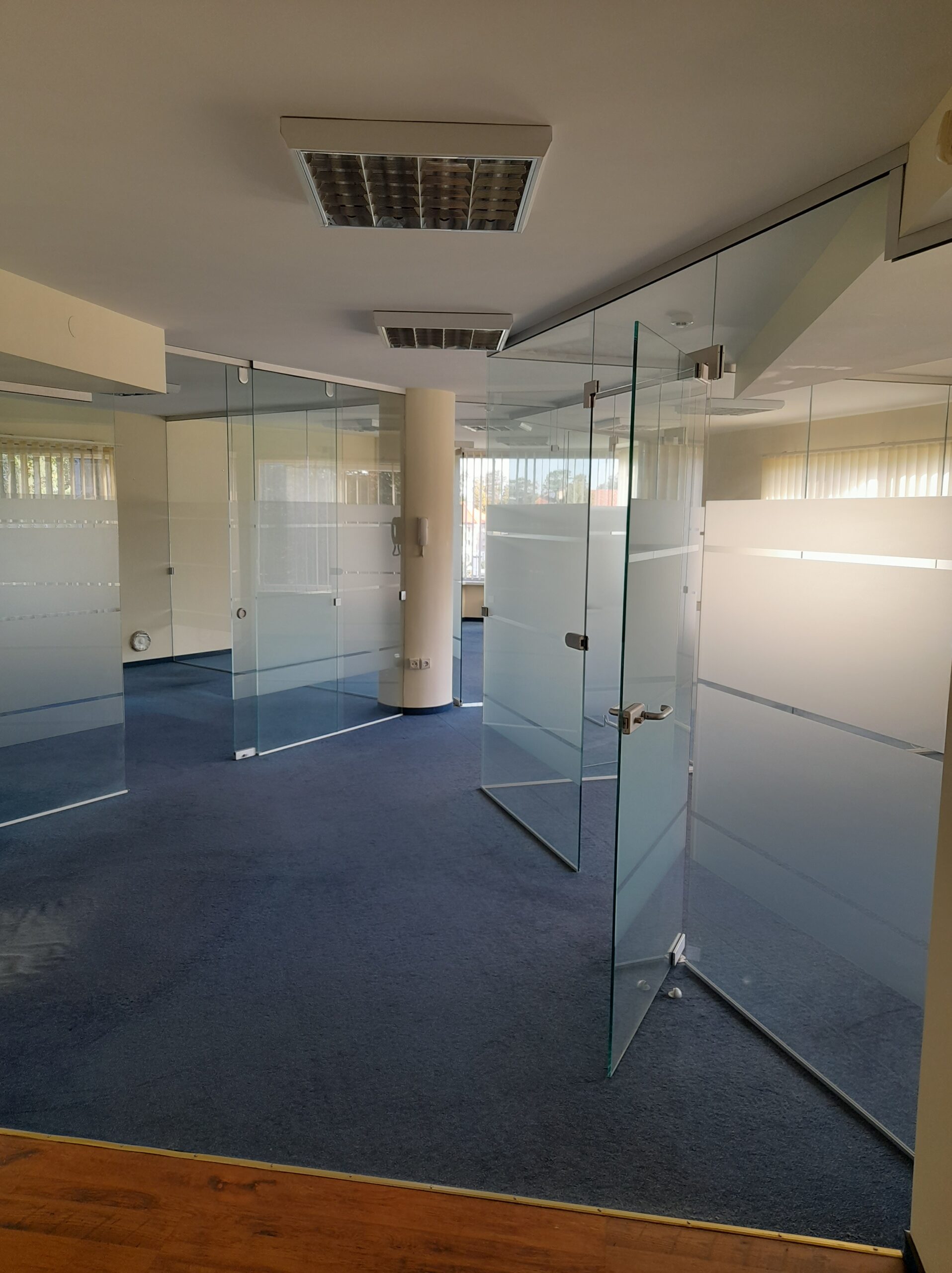 Išnuomojamos 95 kv.m. Administracinės patalpos Taikos pr 4A Klaipėdos miesto centre