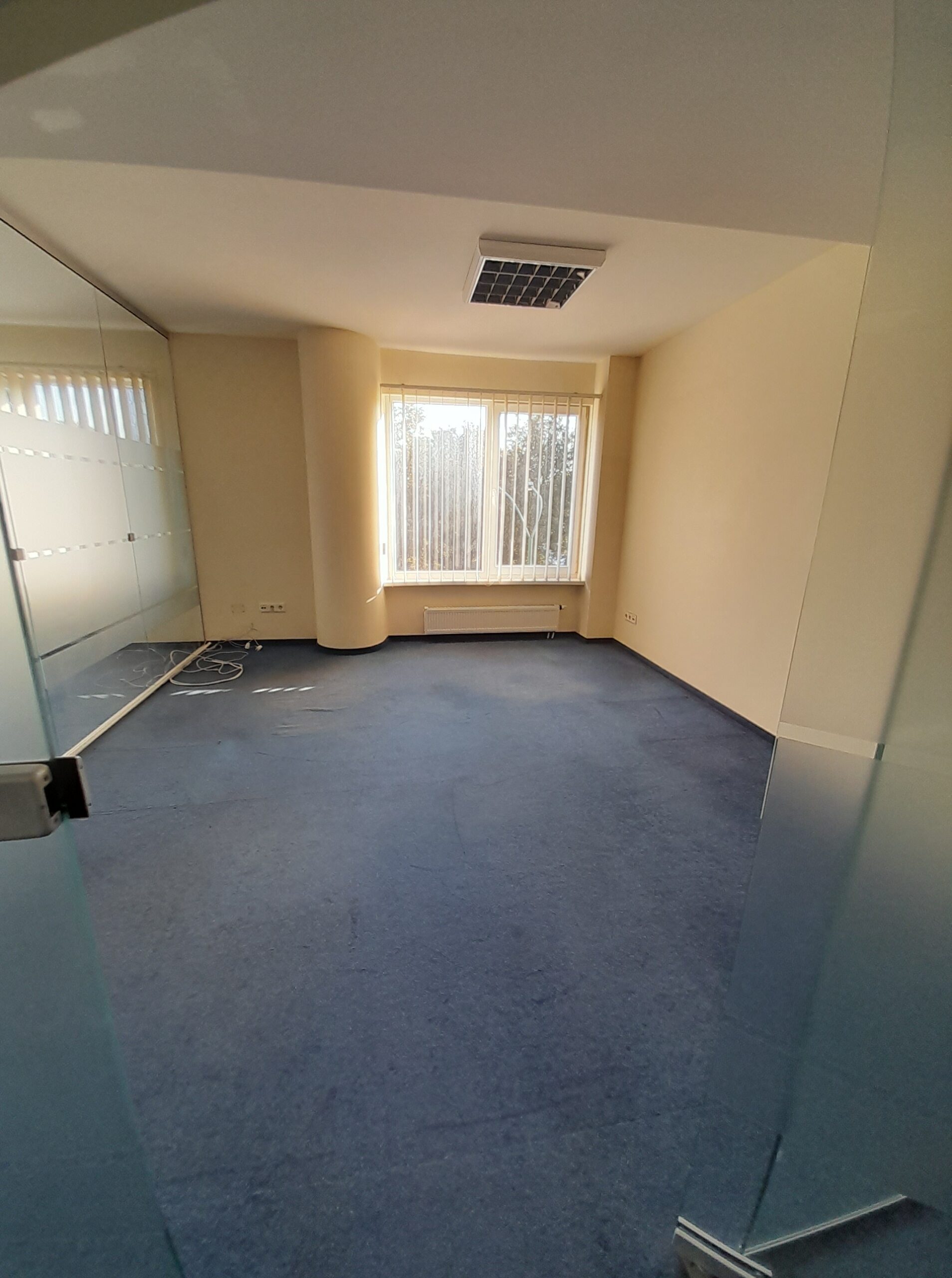 Išnuomojamos 95 kv.m. Administracinės patalpos Taikos pr 4A Klaipėdos miesto centre