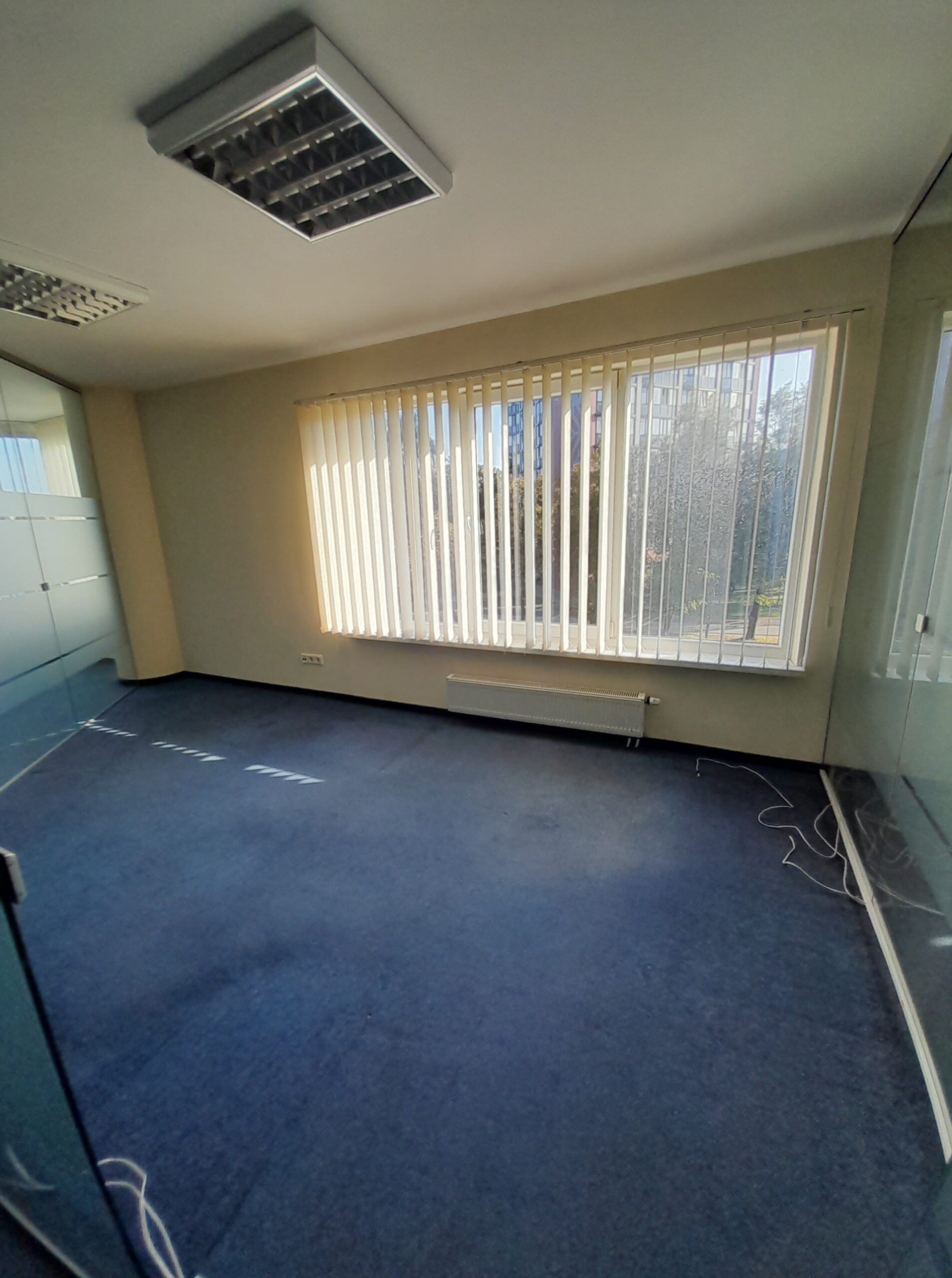 Išnuomojamos 95 kv.m. Administracinės patalpos Taikos pr 4A Klaipėdos miesto centre