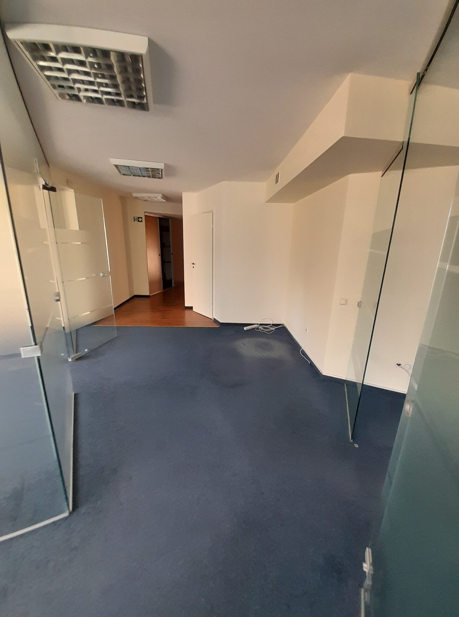 Išnuomojamos 95 kv.m. Administracinės patalpos Taikos pr 4A Klaipėdos miesto centre