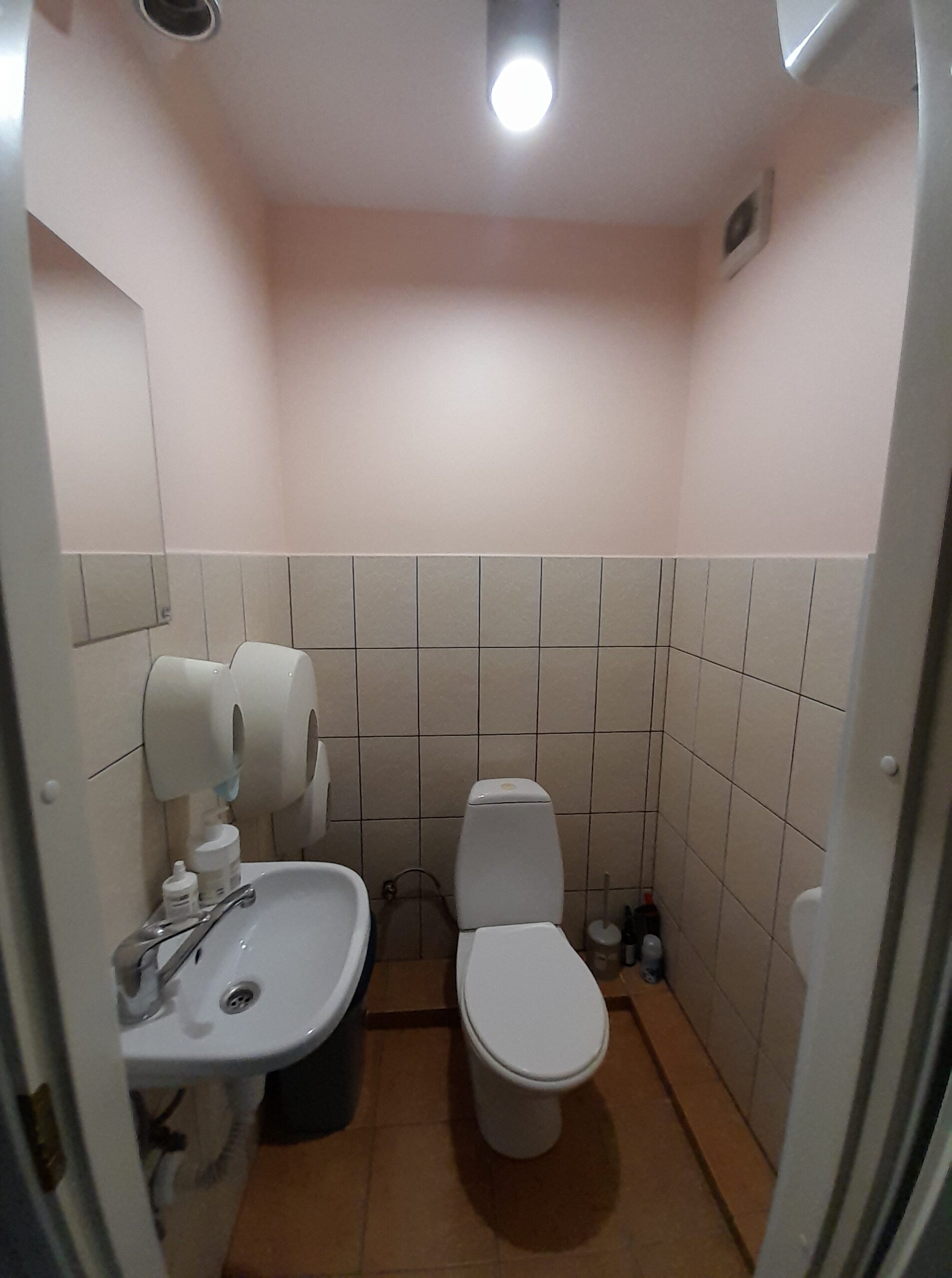 Išnuomojamos 95 kv.m. Administracinės patalpos Taikos pr 4A Klaipėdos miesto centre