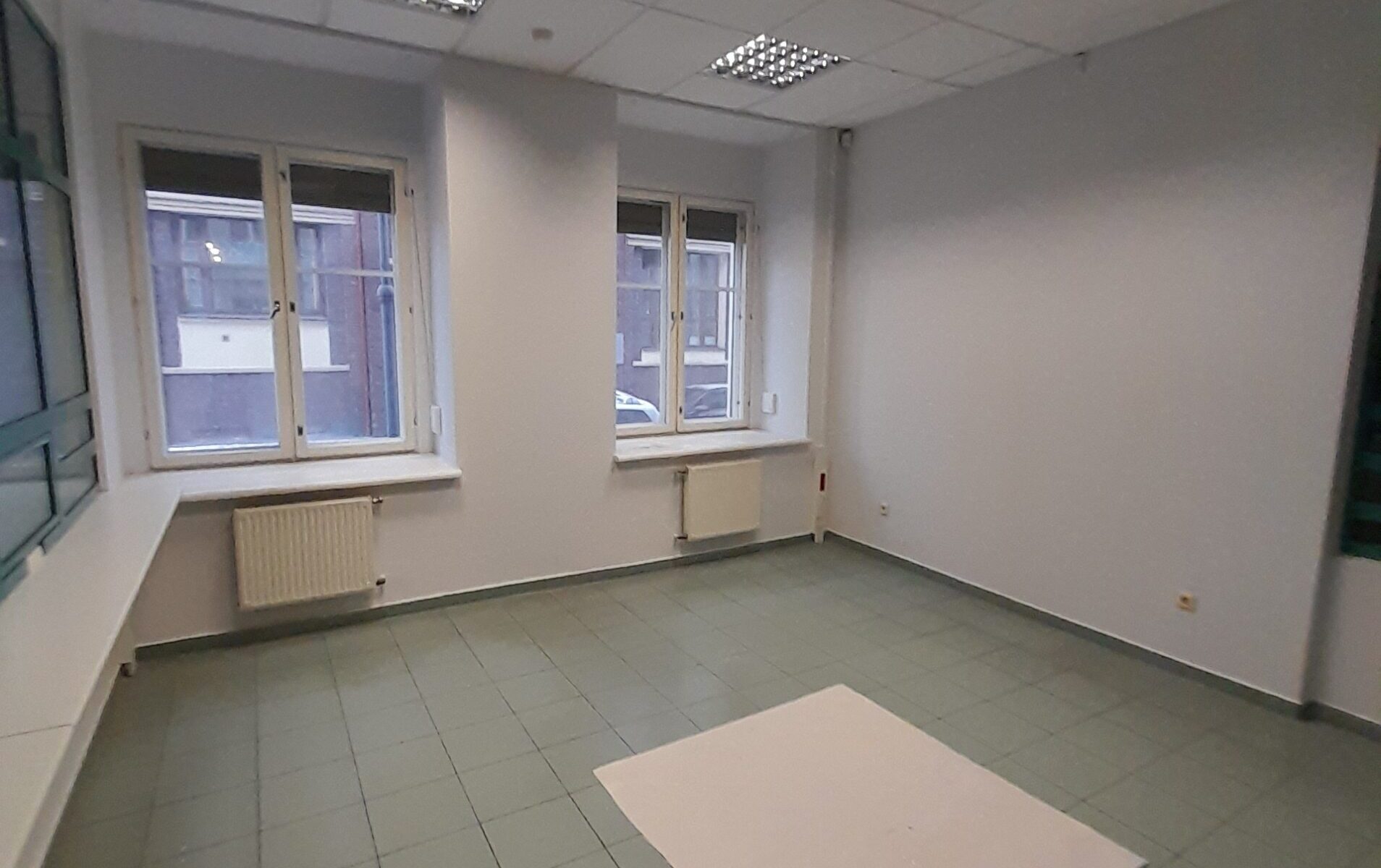Išnuomojamos 22 kv.m, administracinės patalpos Klaipėdos centre. Pirmas aukštas