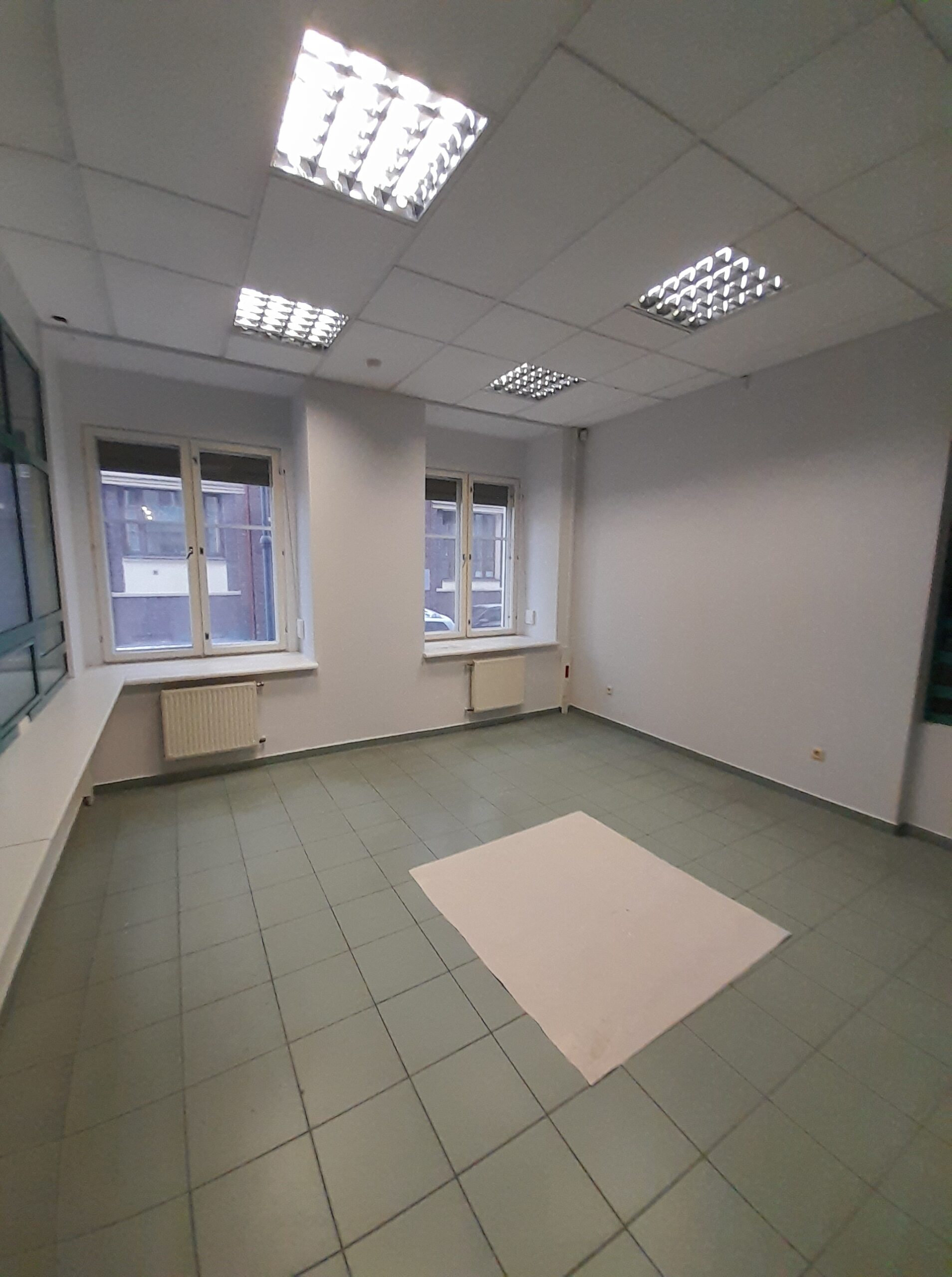 Išnuomojamos 22 kv.m, administracinės patalpos Klaipėdos centre. Pirmas aukštas