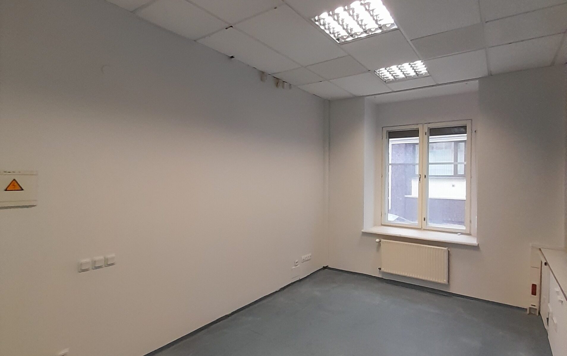 Išnuomojamos 22 kv.m, administracinės patalpos Klaipėdos centre. Pirmas aukštas